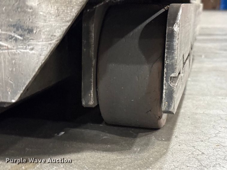 image for item EC8146 2018 Crown SP3520-30 order picker