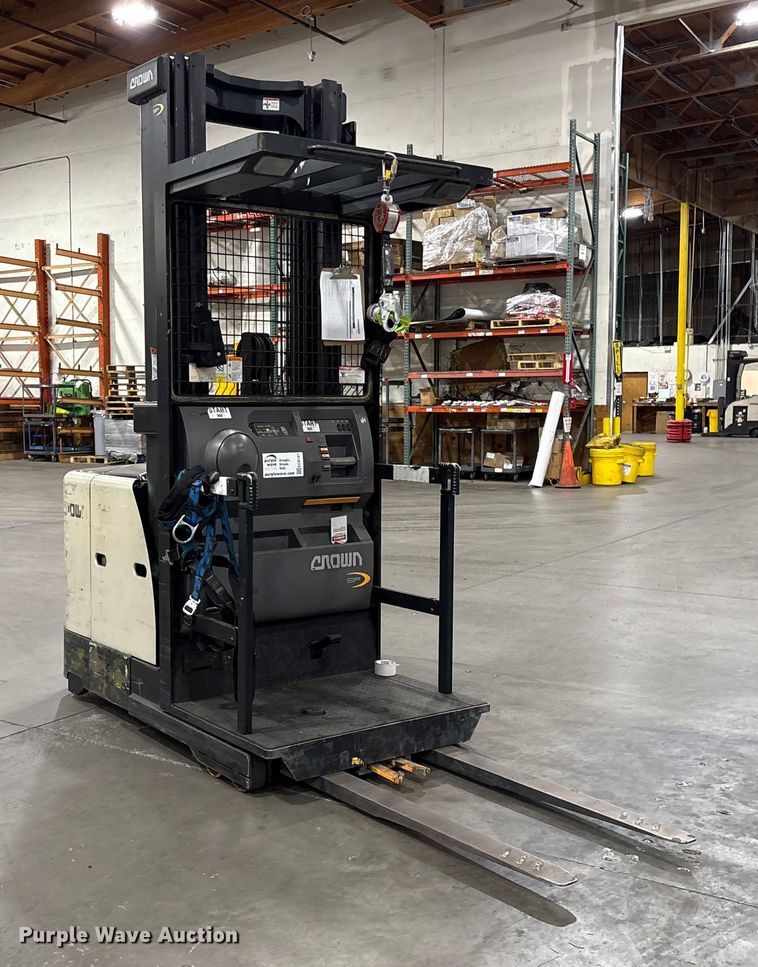 image for item EC8147 2017 Crown SP3500-30 order picker