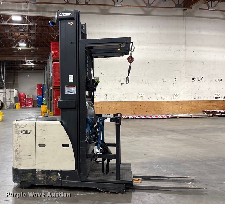 image for item EC8147 2017 Crown SP3500-30 order picker