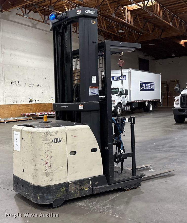 image for item EC8147 2017 Crown SP3500-30 order picker