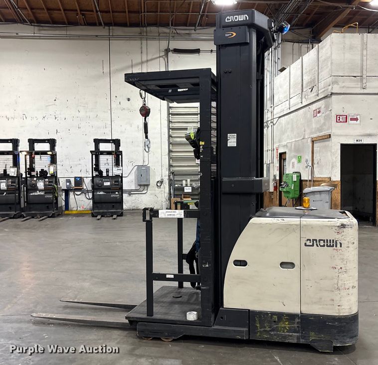 image for item EC8147 2017 Crown SP3500-30 order picker