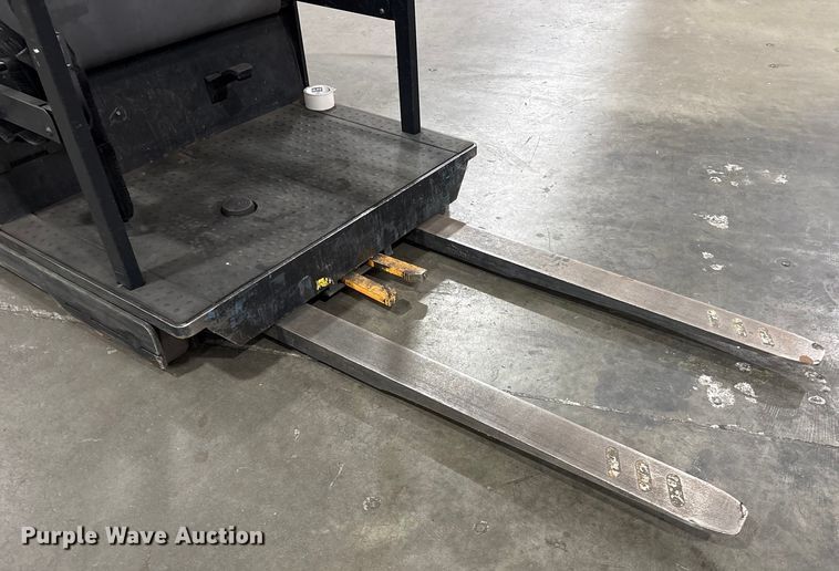 image for item EC8147 2017 Crown SP3500-30 order picker