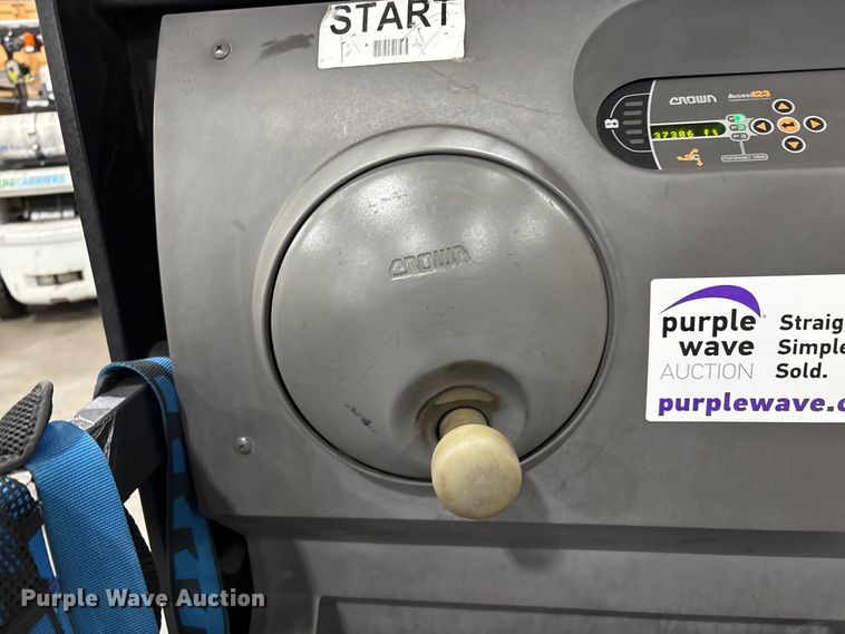 image for item EC8147 2017 Crown SP3500-30 order picker