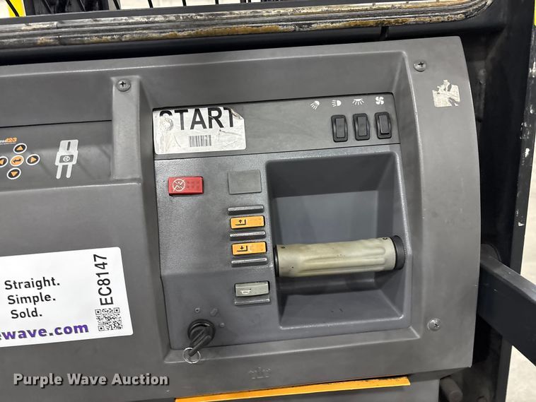 image for item EC8147 2017 Crown SP3500-30 order picker