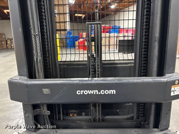 image for item EC8147 2017 Crown SP3500-30 order picker