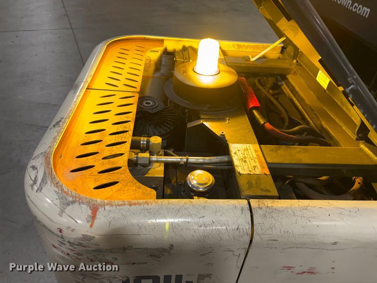 image for item EC8147 2017 Crown SP3500-30 order picker