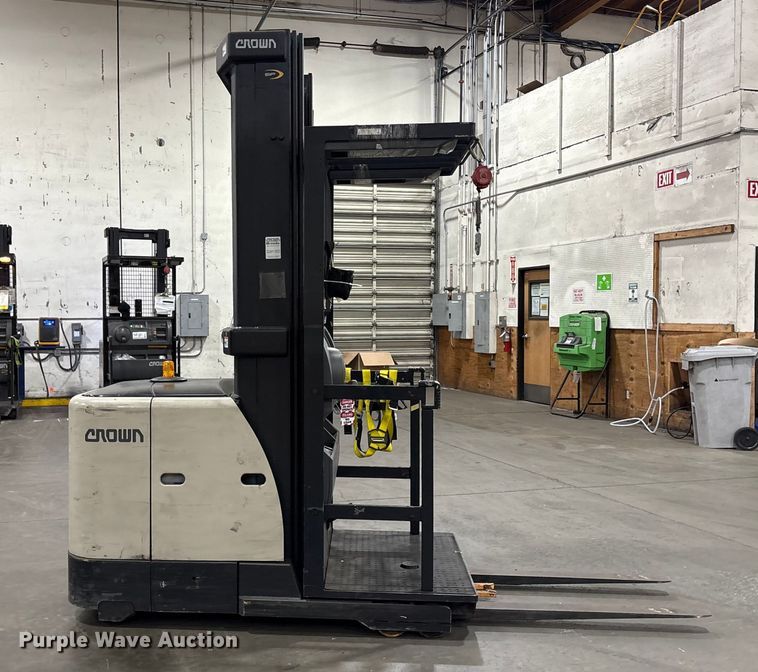 image for item EC8148 2015 Crown SP3520-30 order picker