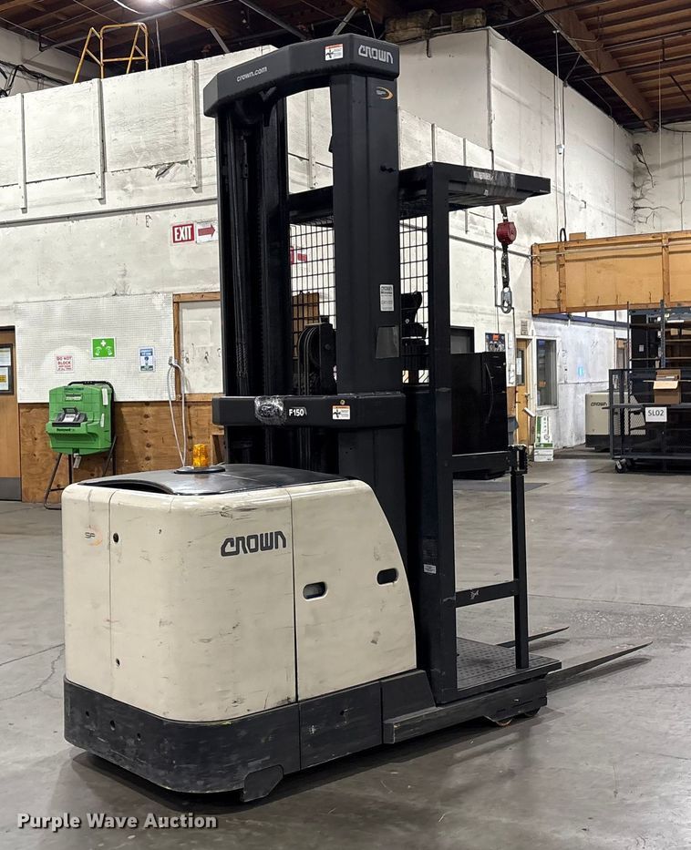 image for item EC8148 2015 Crown SP3520-30 order picker