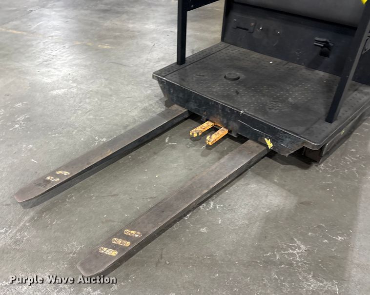 image for item EC8148 2015 Crown SP3520-30 order picker