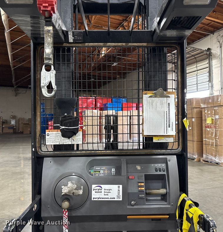 image for item EC8148 2015 Crown SP3520-30 order picker