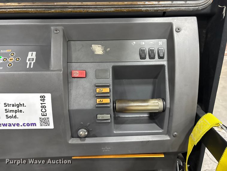 image for item EC8148 2015 Crown SP3520-30 order picker