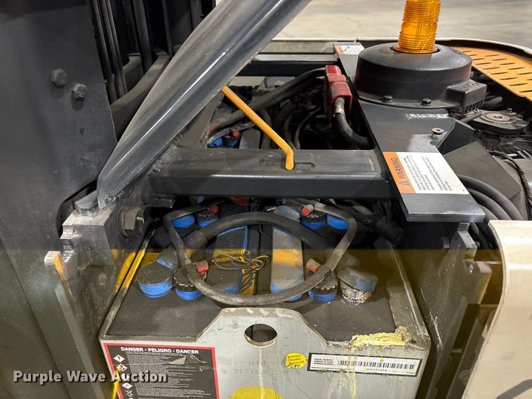 image for item EC8148 2015 Crown SP3520-30 order picker