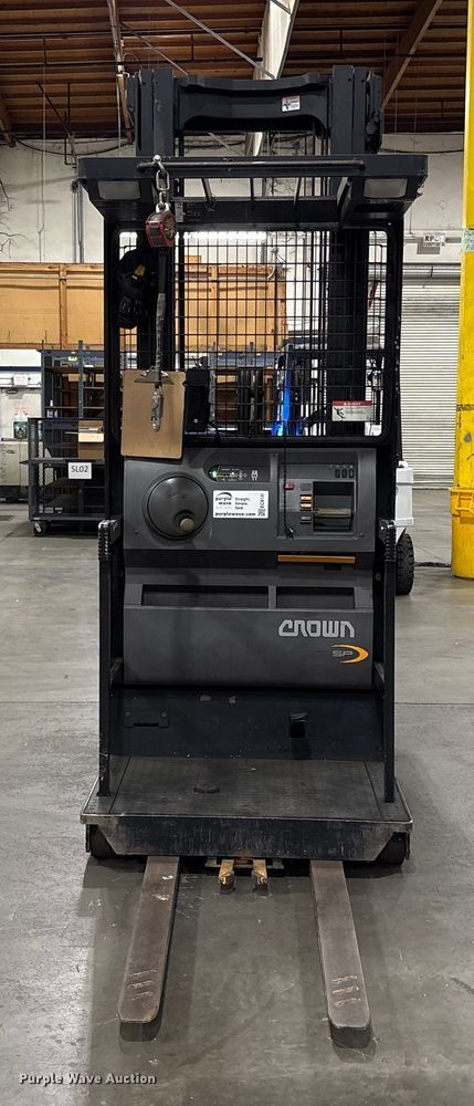 image for item EC8149 2017 Crown SP3520-30 order picker