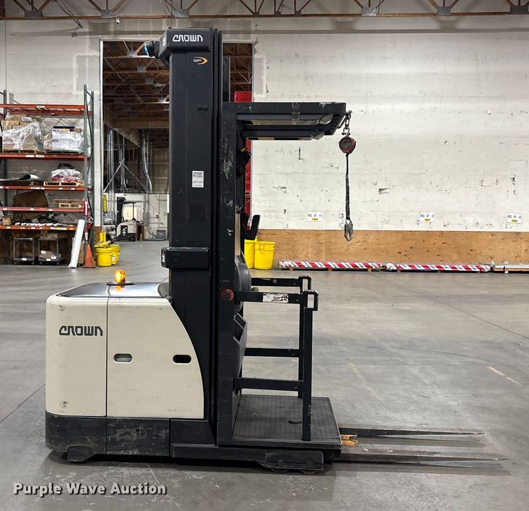 image for item EC8149 2017 Crown SP3520-30 order picker