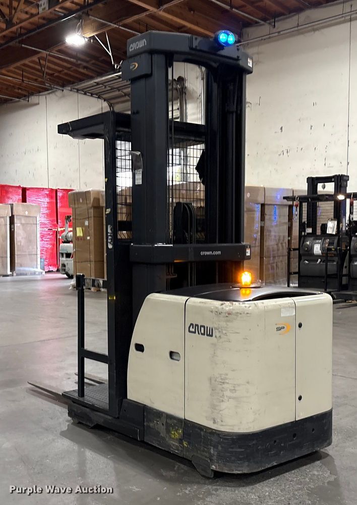 image for item EC8149 2017 Crown SP3520-30 order picker