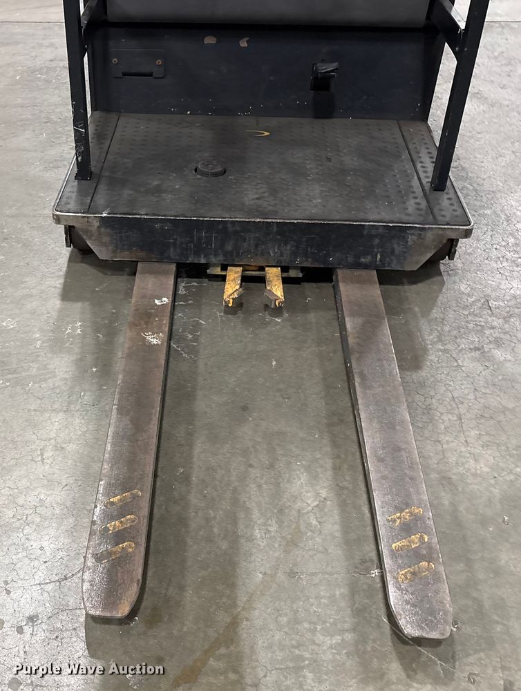 image for item EC8149 2017 Crown SP3520-30 order picker