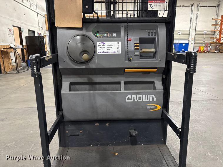image for item EC8149 2017 Crown SP3520-30 order picker