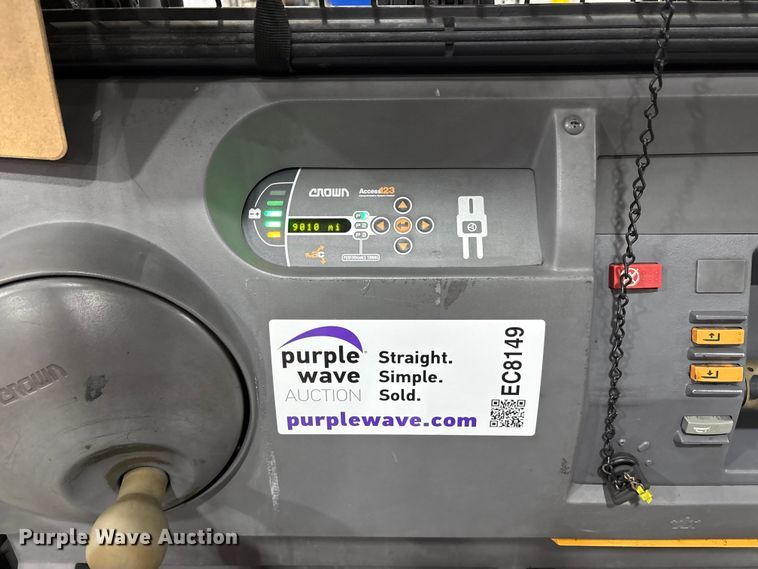 image for item EC8149 2017 Crown SP3520-30 order picker