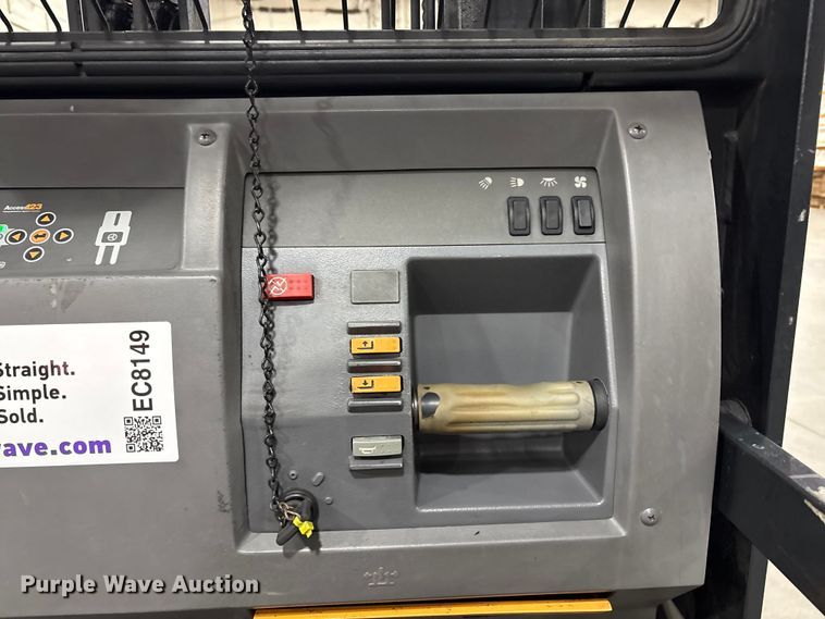 image for item EC8149 2017 Crown SP3520-30 order picker