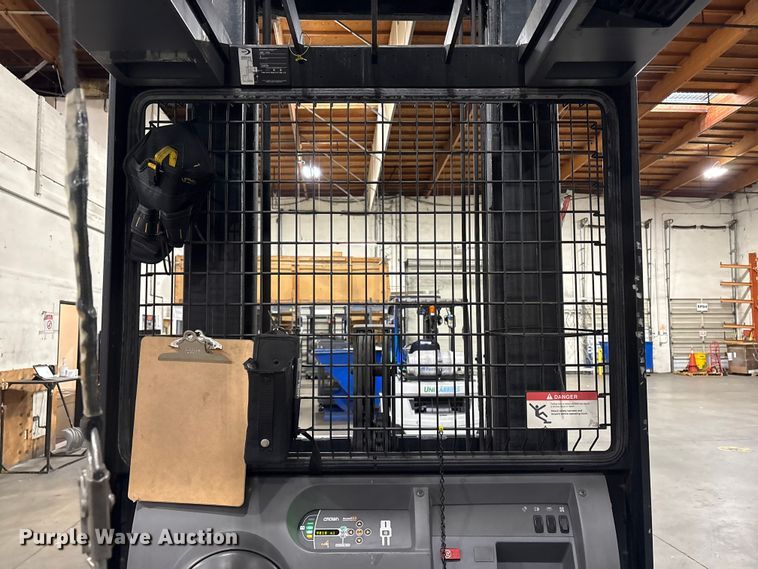 image for item EC8149 2017 Crown SP3520-30 order picker