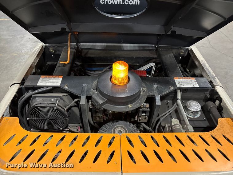 image for item EC8149 2017 Crown SP3520-30 order picker