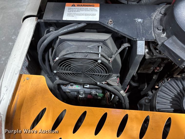 image for item EC8149 2017 Crown SP3520-30 order picker