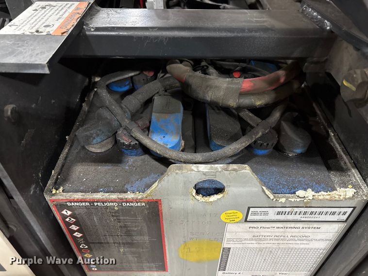 image for item EC8149 2017 Crown SP3520-30 order picker