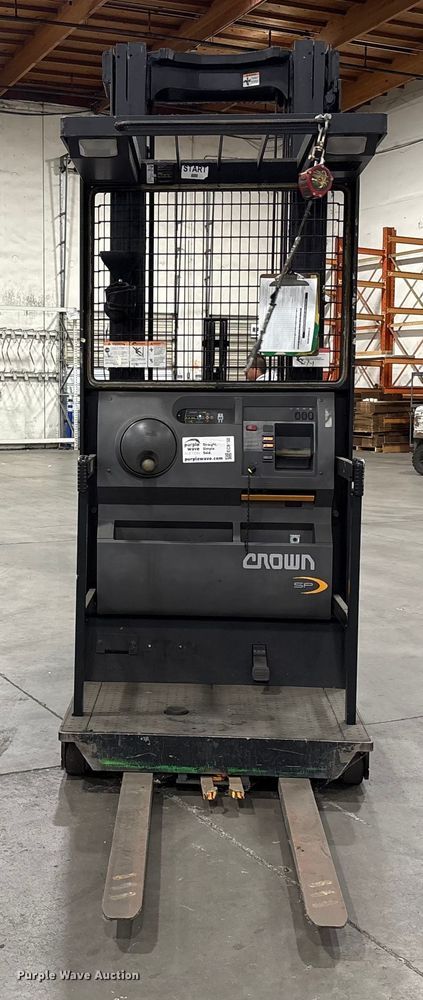 image for item EC8150 2017 Crown SP3520-30 order picker