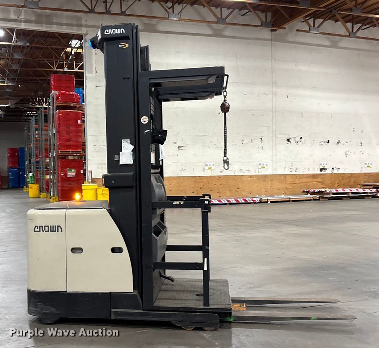 image for item EC8150 2017 Crown SP3520-30 order picker