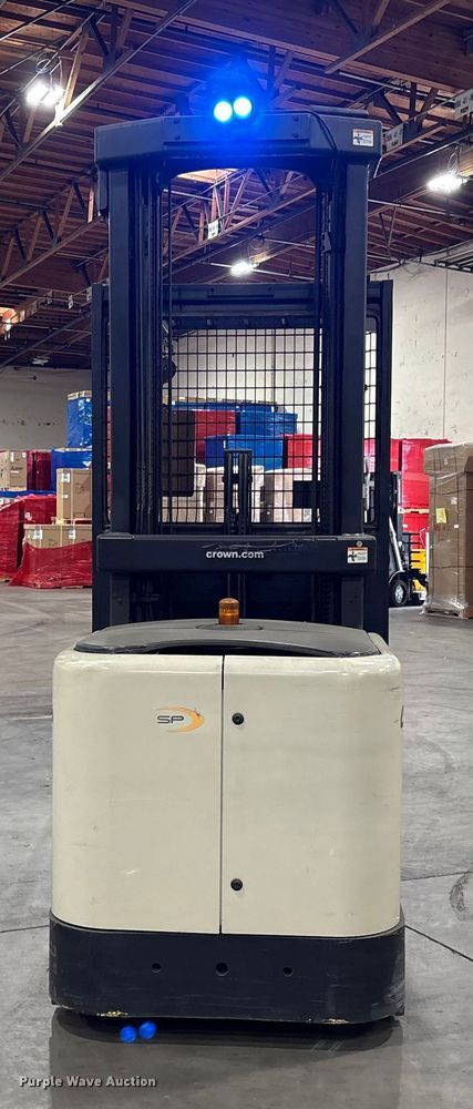 image for item EC8150 2017 Crown SP3520-30 order picker