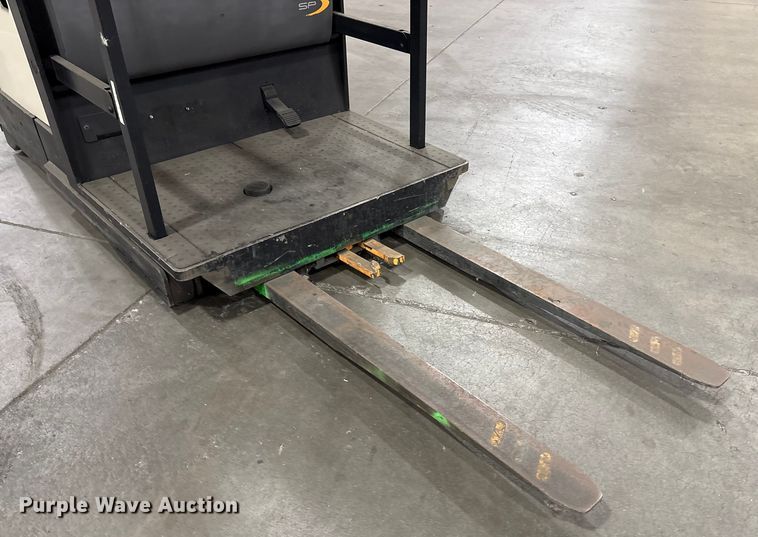 image for item EC8150 2017 Crown SP3520-30 order picker