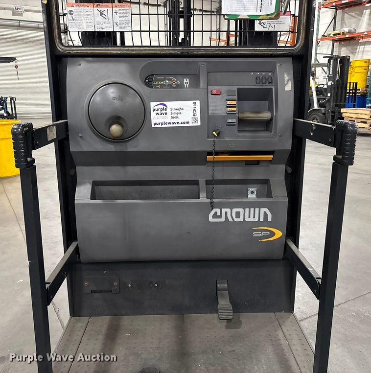 image for item EC8150 2017 Crown SP3520-30 order picker