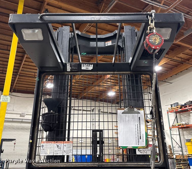 image for item EC8150 2017 Crown SP3520-30 order picker