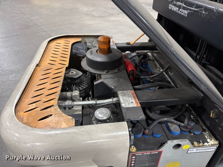 image for item EC8150 2017 Crown SP3520-30 order picker