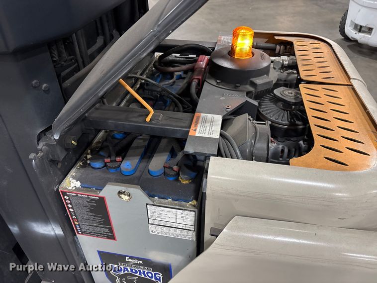 image for item EC8150 2017 Crown SP3520-30 order picker