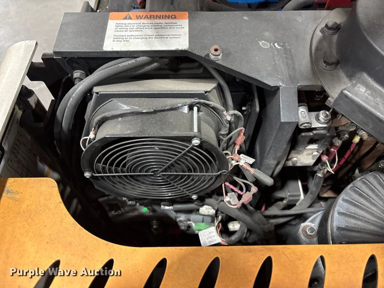 image for item EC8150 2017 Crown SP3520-30 order picker