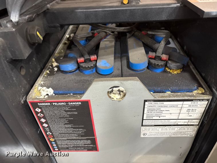 image for item EC8150 2017 Crown SP3520-30 order picker