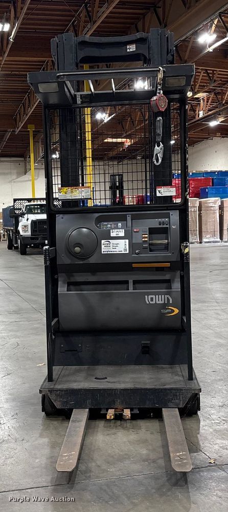 image for item EC8151 2016 Crown SP3520-30 order picker