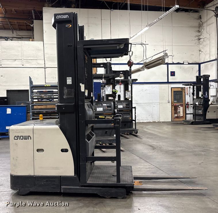 image for item EC8151 2016 Crown SP3520-30 order picker