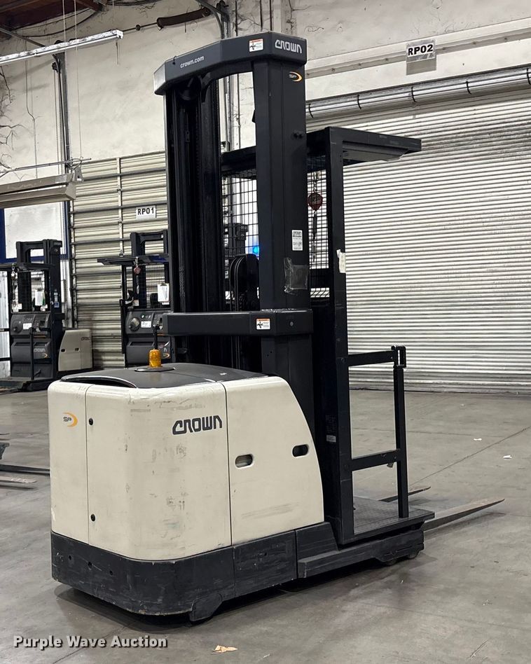 image for item EC8151 2016 Crown SP3520-30 order picker