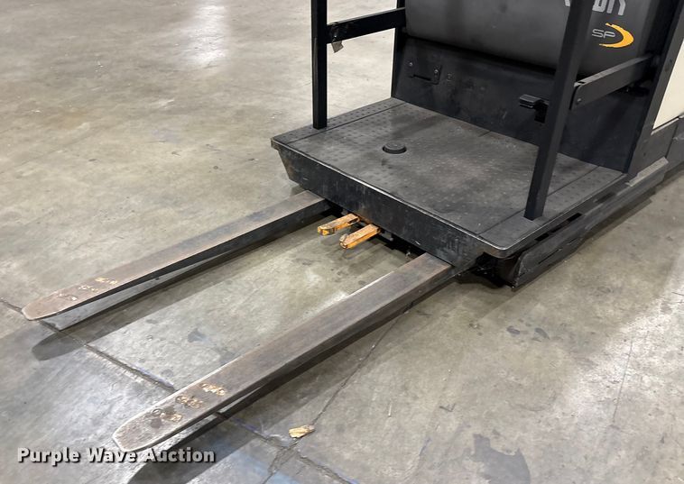 image for item EC8151 2016 Crown SP3520-30 order picker