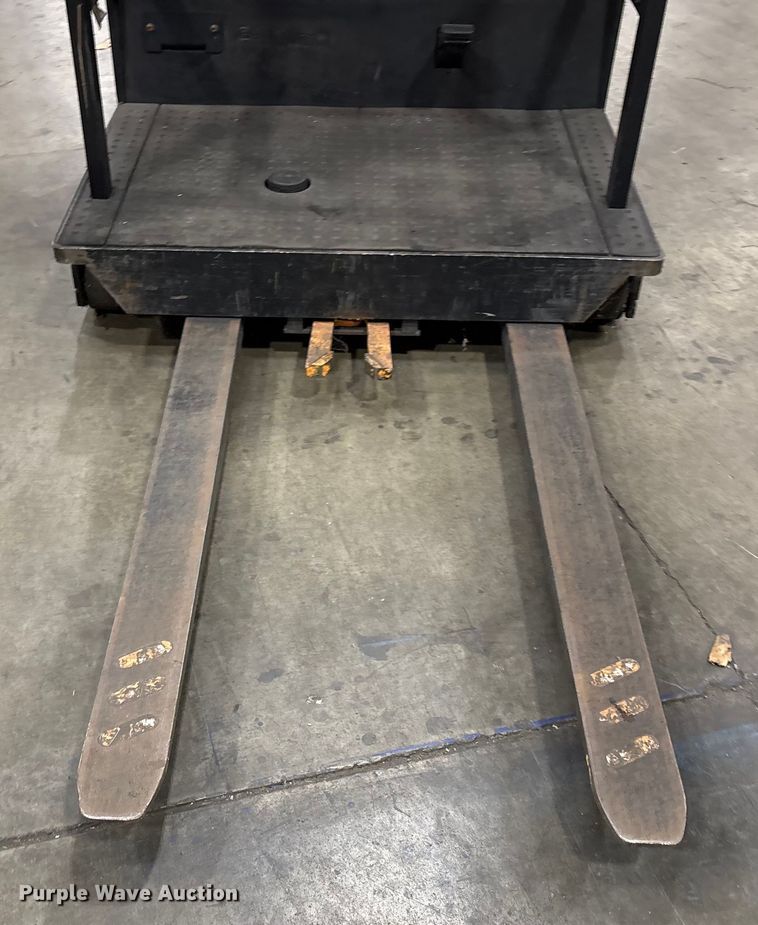 image for item EC8151 2016 Crown SP3520-30 order picker