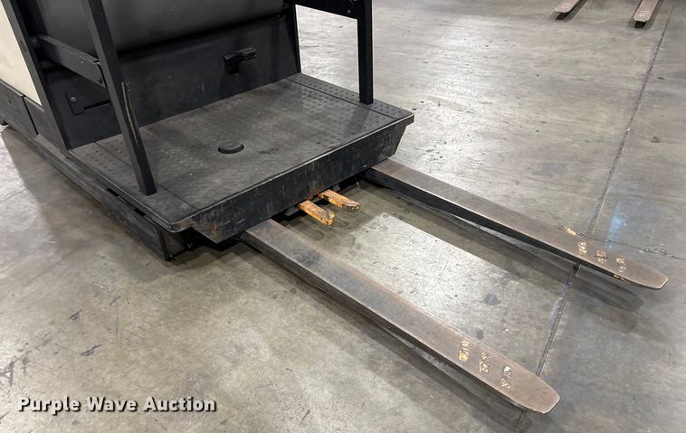 image for item EC8151 2016 Crown SP3520-30 order picker