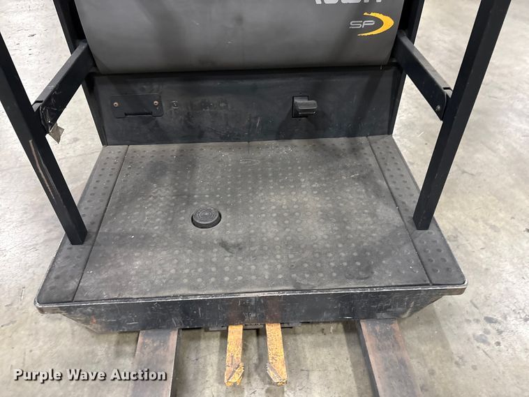 image for item EC8151 2016 Crown SP3520-30 order picker