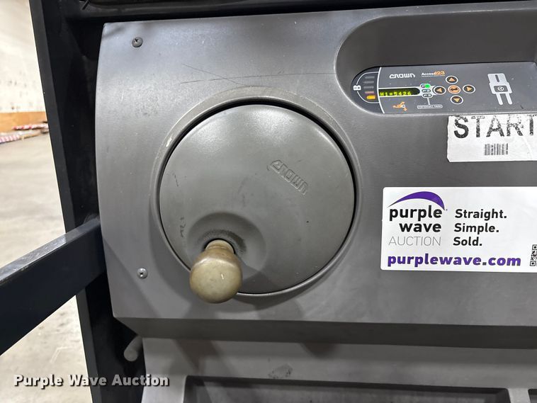 image for item EC8151 2016 Crown SP3520-30 order picker