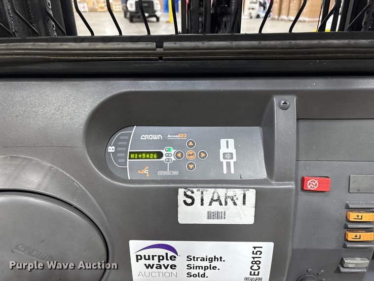 image for item EC8151 2016 Crown SP3520-30 order picker