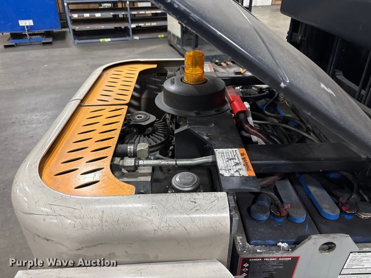 image for item EC8151 2016 Crown SP3520-30 order picker