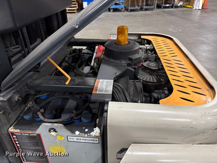 image for item EC8151 2016 Crown SP3520-30 order picker