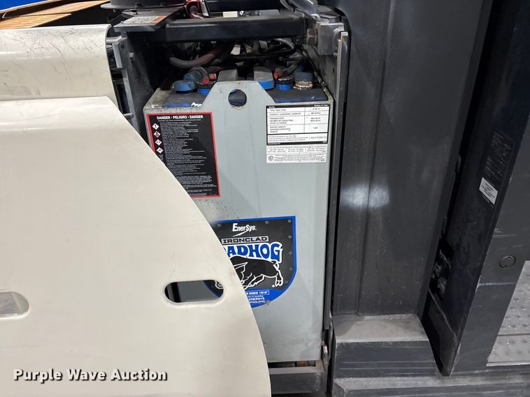 image for item EC8151 2016 Crown SP3520-30 order picker