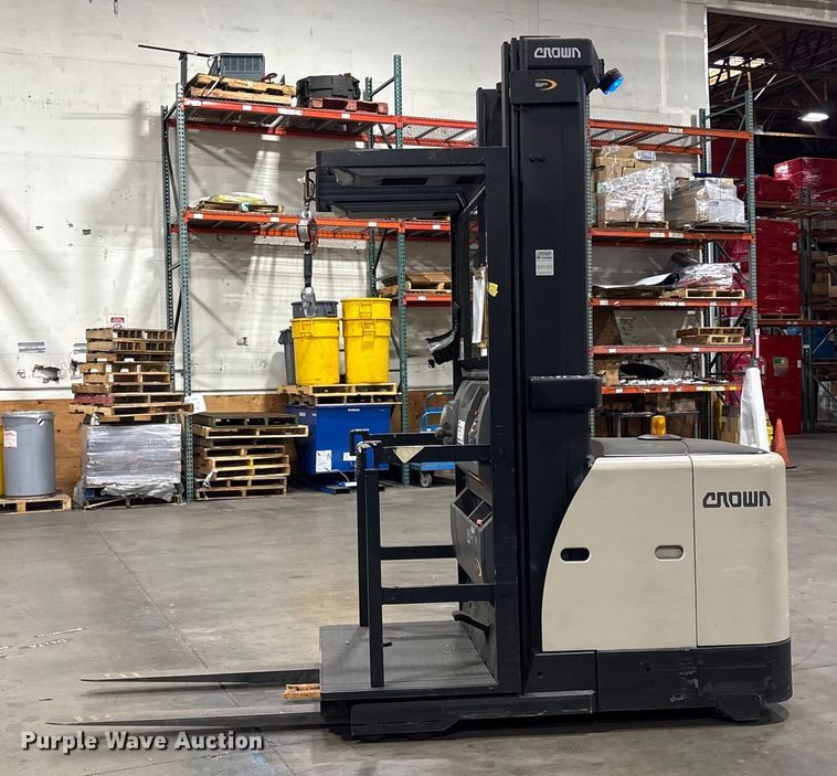 image for item EC8152 2017 Crown SP3520-30 order picker